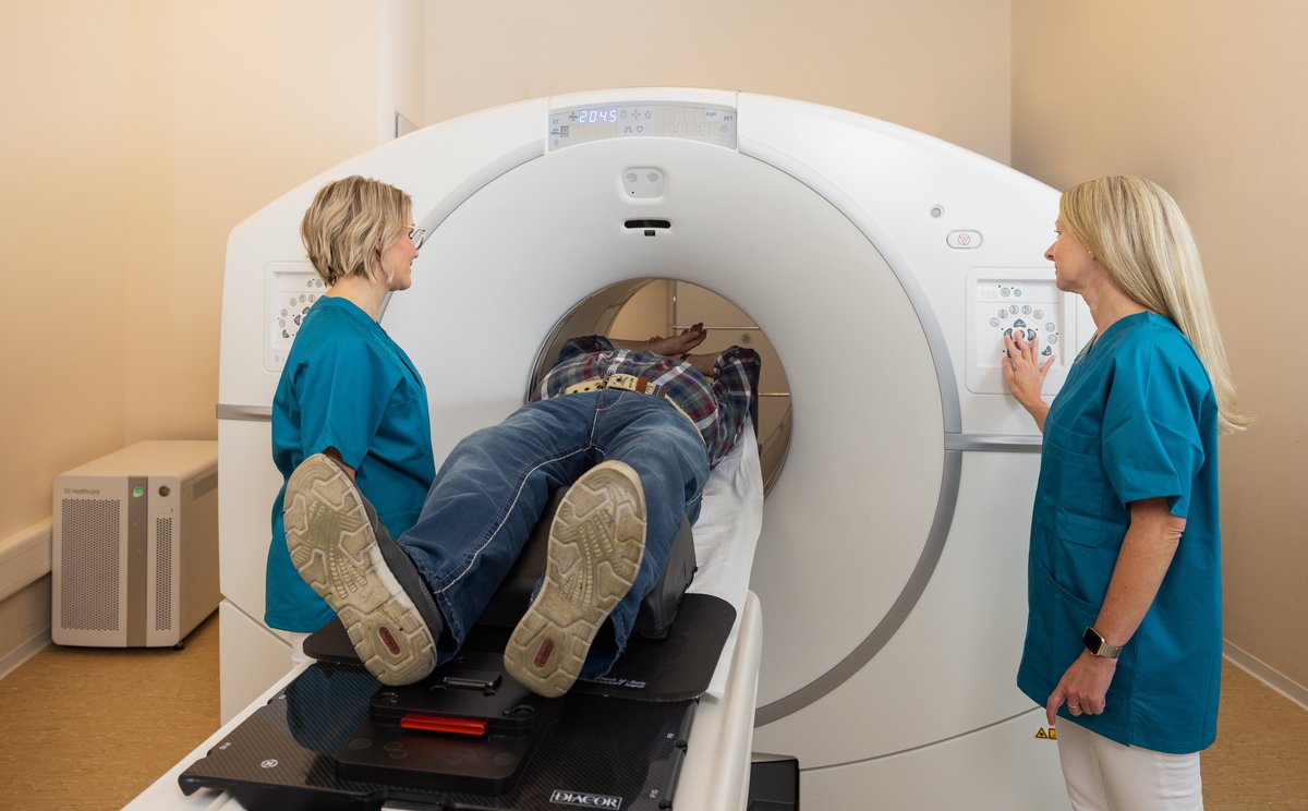 Behandlung mit dem Strahlentherapiesystem